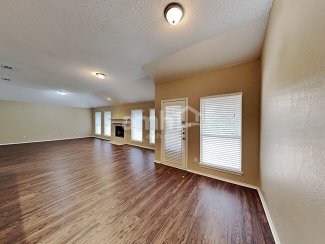 Building Photo - 7914 Clear Fork Trail