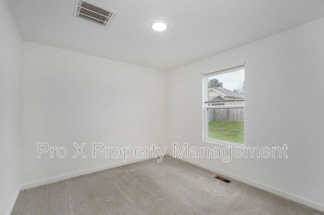 Building Photo - 473 S Michelle Ave