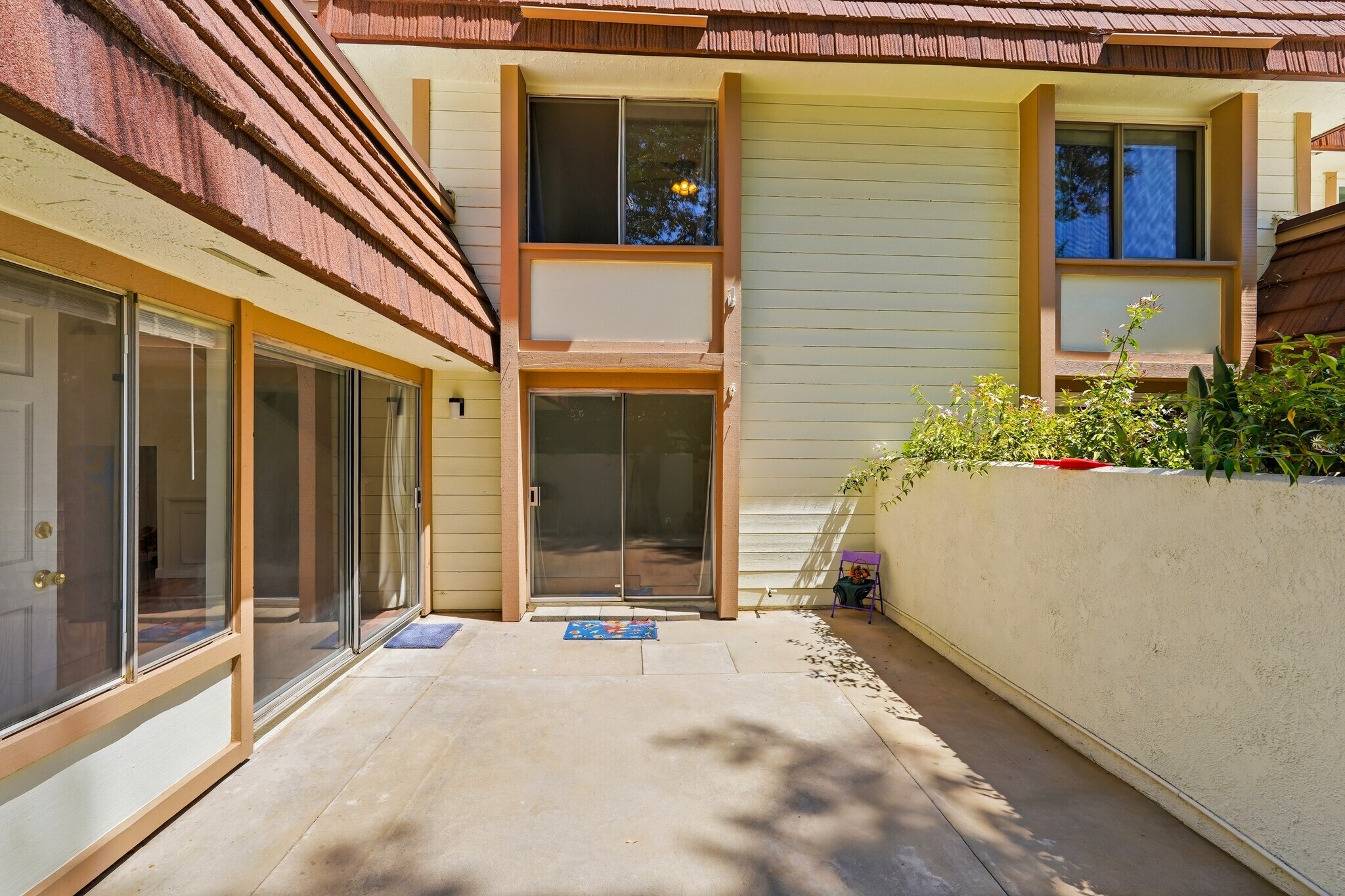 Building Photo - 10432 Larwin Ave