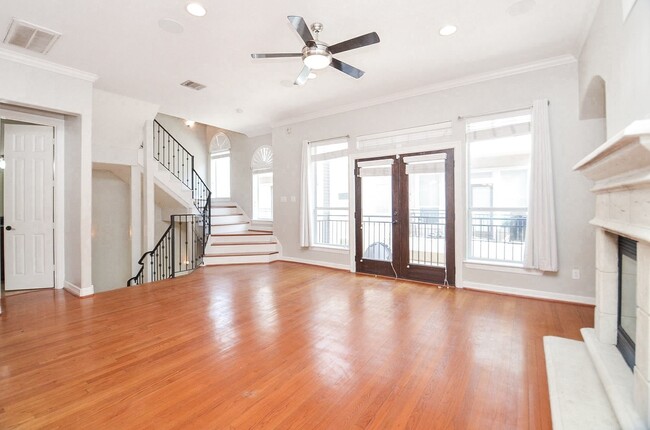 Building Photo - 1148 W 25th St