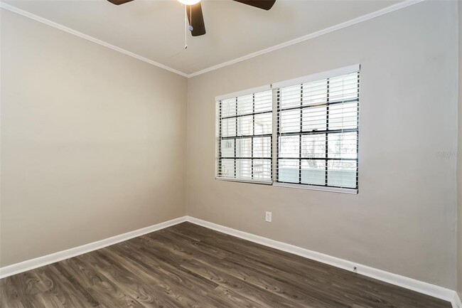 Building Photo - 6806 Lyman Ave