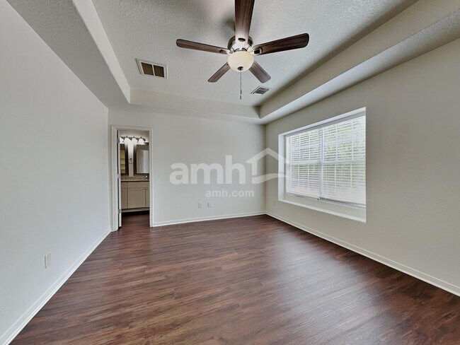 Building Photo - 18214 Alemarble Oak St