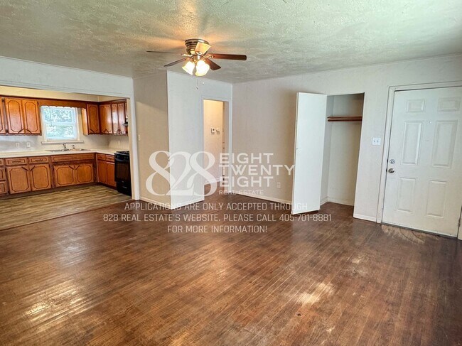 Building Photo - '4015 SE 27th Street