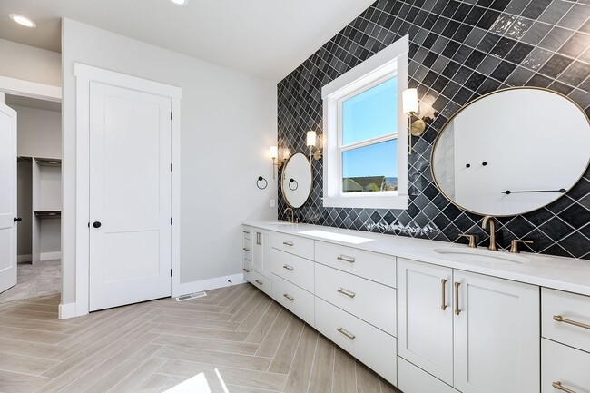 Building Photo - 4 Bed | 4 Bath | 3,591 Sq. Ft. | 1 Acre | RV Garage | Brand-New Luxury Home