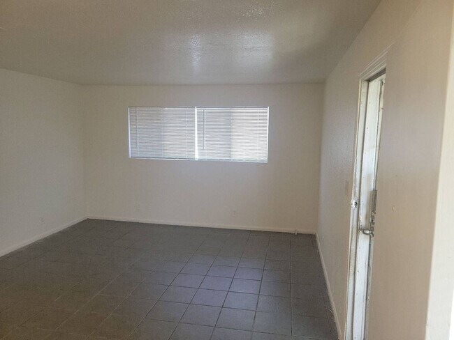 Building Photo - Affordable 2-Bedroom – Section 8 Accepted