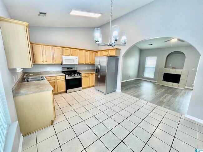 Building Photo - 5241 Cottage Cir