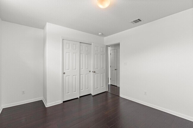 Building Photo - 1049 Regency Ln
