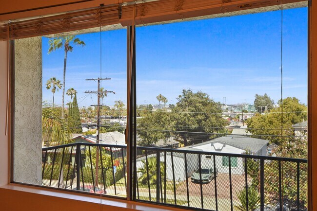 Building Photo - Cabrillo Ave