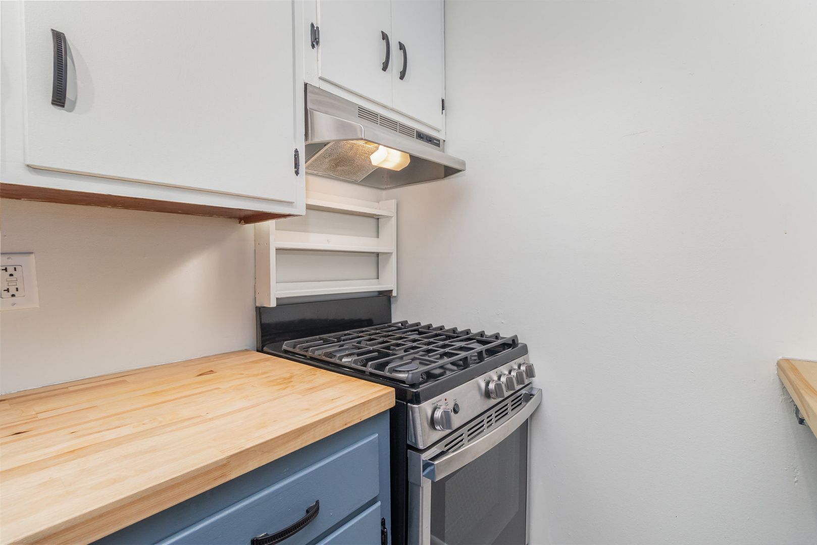 Building Photo - 2009 Commerce Blvd