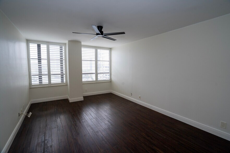 Bedroom - 500 Three Islands Blvd