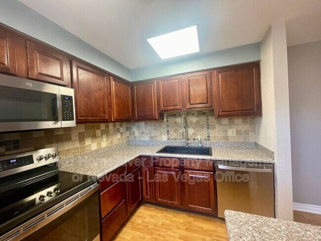 Building Photo - 5206 River Glen Dr