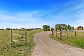 Building Photo - 4145 Los Ranchitos Dr