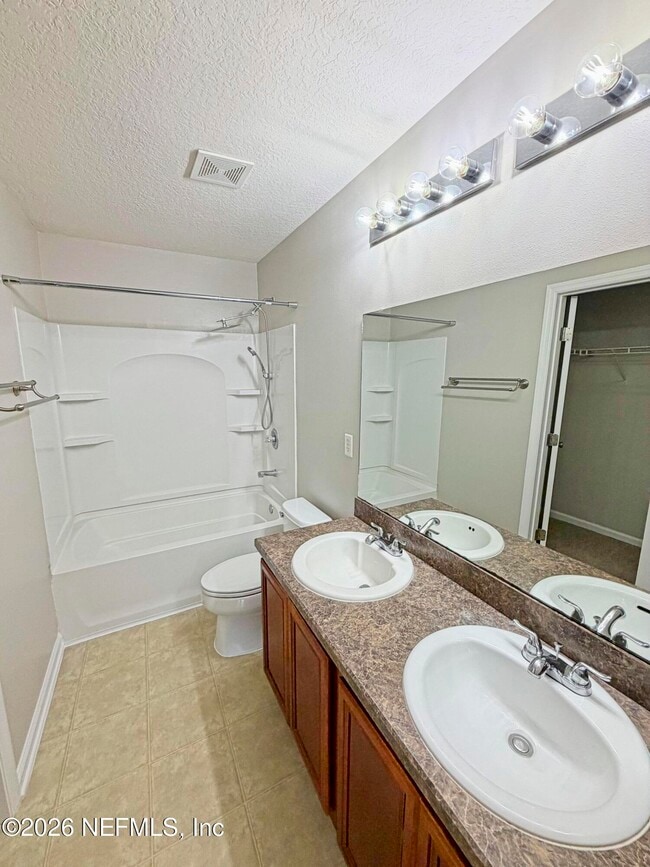 Building Photo - 8880 Grassy Bluff Dr