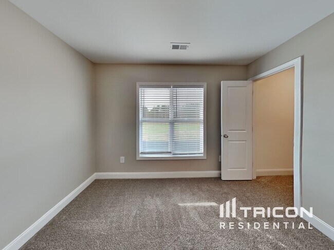 Building Photo - 100 E Goodwin Chase Ln