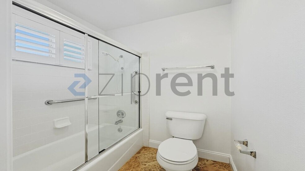 Building Photo - 8730 S East Ave