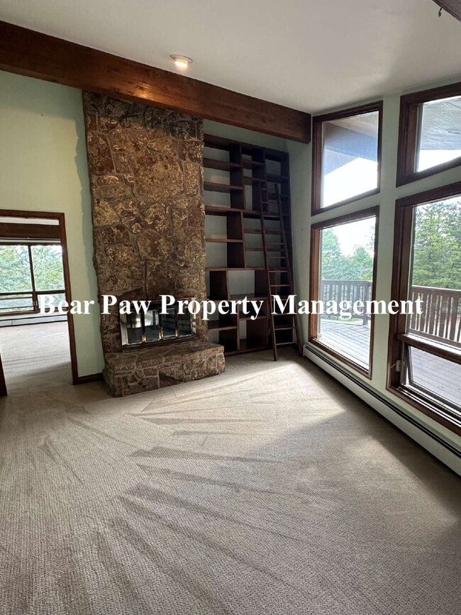 Building Photo - Lovely Home in Soda Creek!!