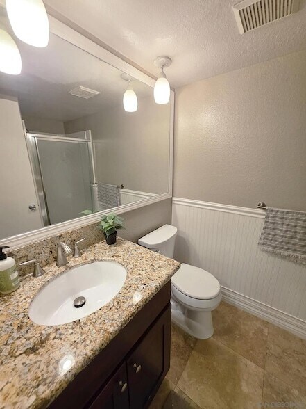 Building Photo - 341 Rolling Hills Ln