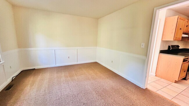 Building Photo - 8+ PRIVATE ACRES - KING GEORGE