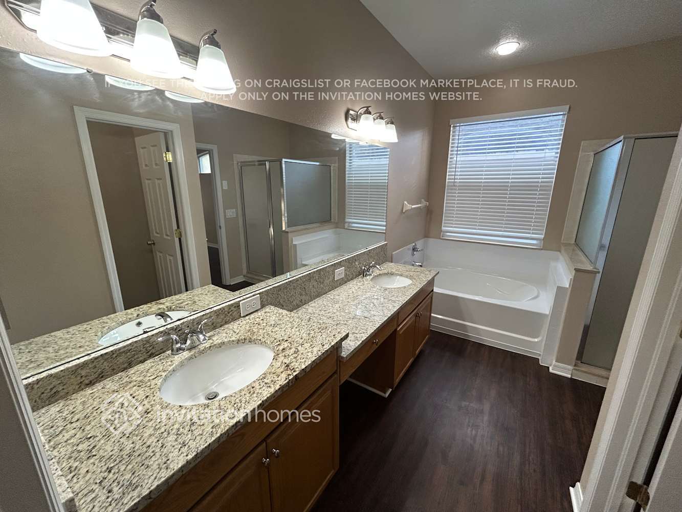 Building Photo - 15454 Martinmeadow Dr