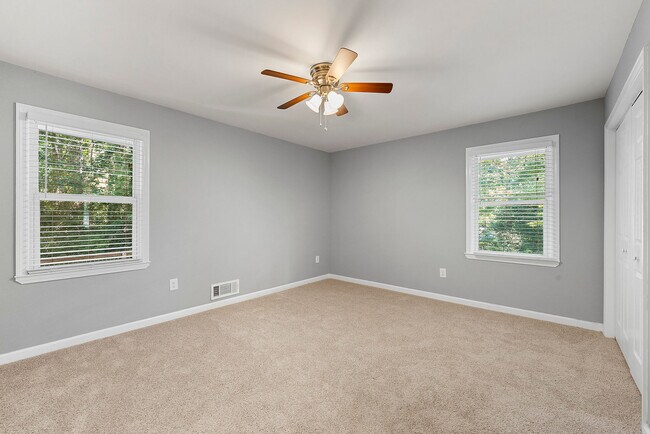 Building Photo - 1300 Milstead Ave NE