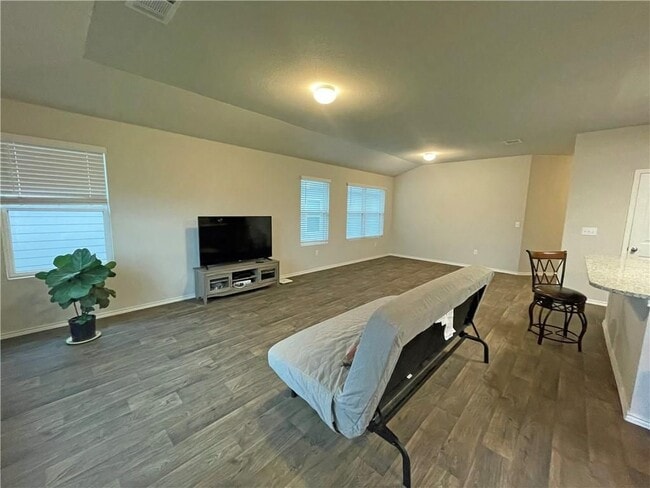 Building Photo - 5825 Shanjia Dr