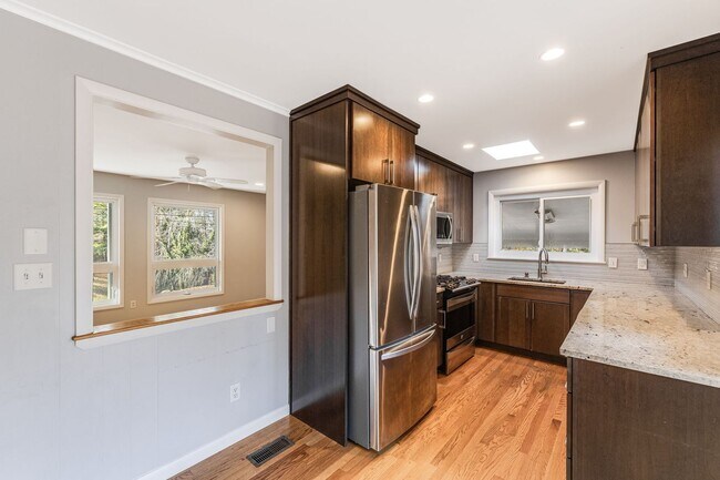 Building Photo - Updated 2-Bedroom Home in Gorgeous Woodland Hills (Landscaping Included)