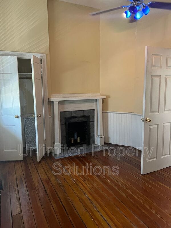 Building Photo - 216 N 6th St