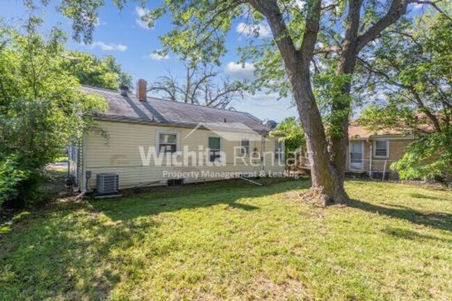 Building Photo - 3 bedroom 1 bath home