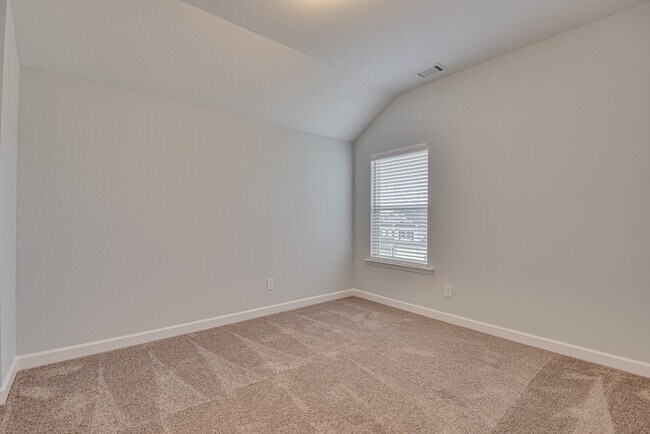 Building Photo - 926 Holbrook Dr