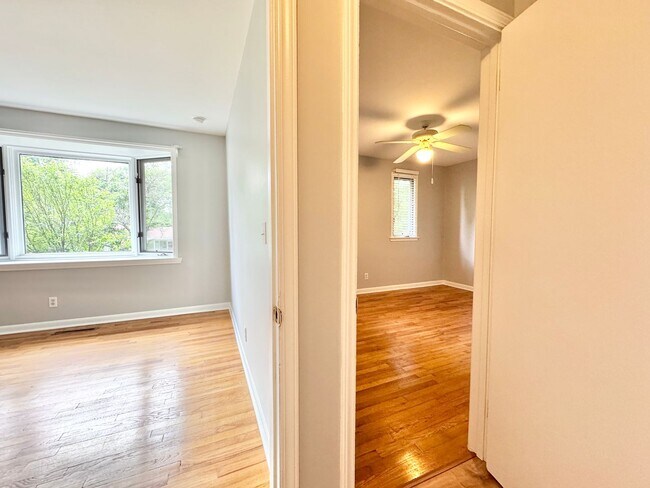 Building Photo - 1600 Piper Pl