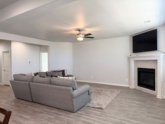 Building Photo - 7104 Thomas Paine Rd