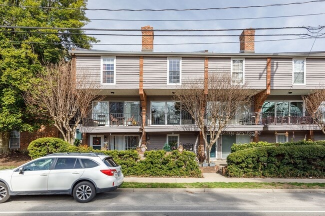 Building Photo - 5900 Patterson Ave