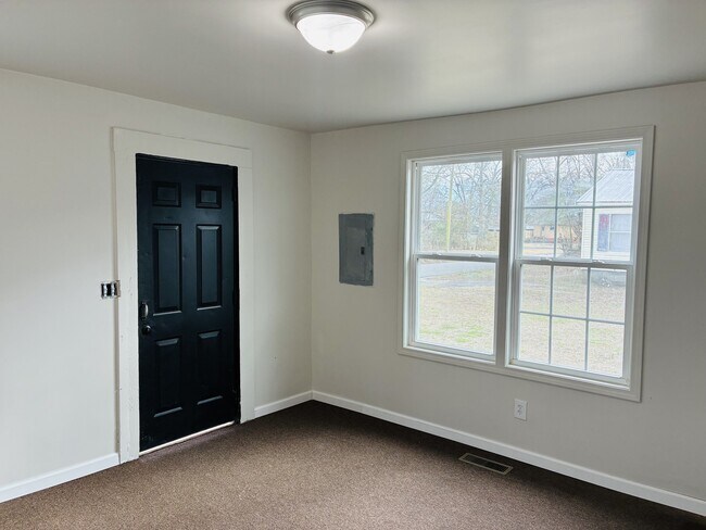 Building Photo - 508 Riley St