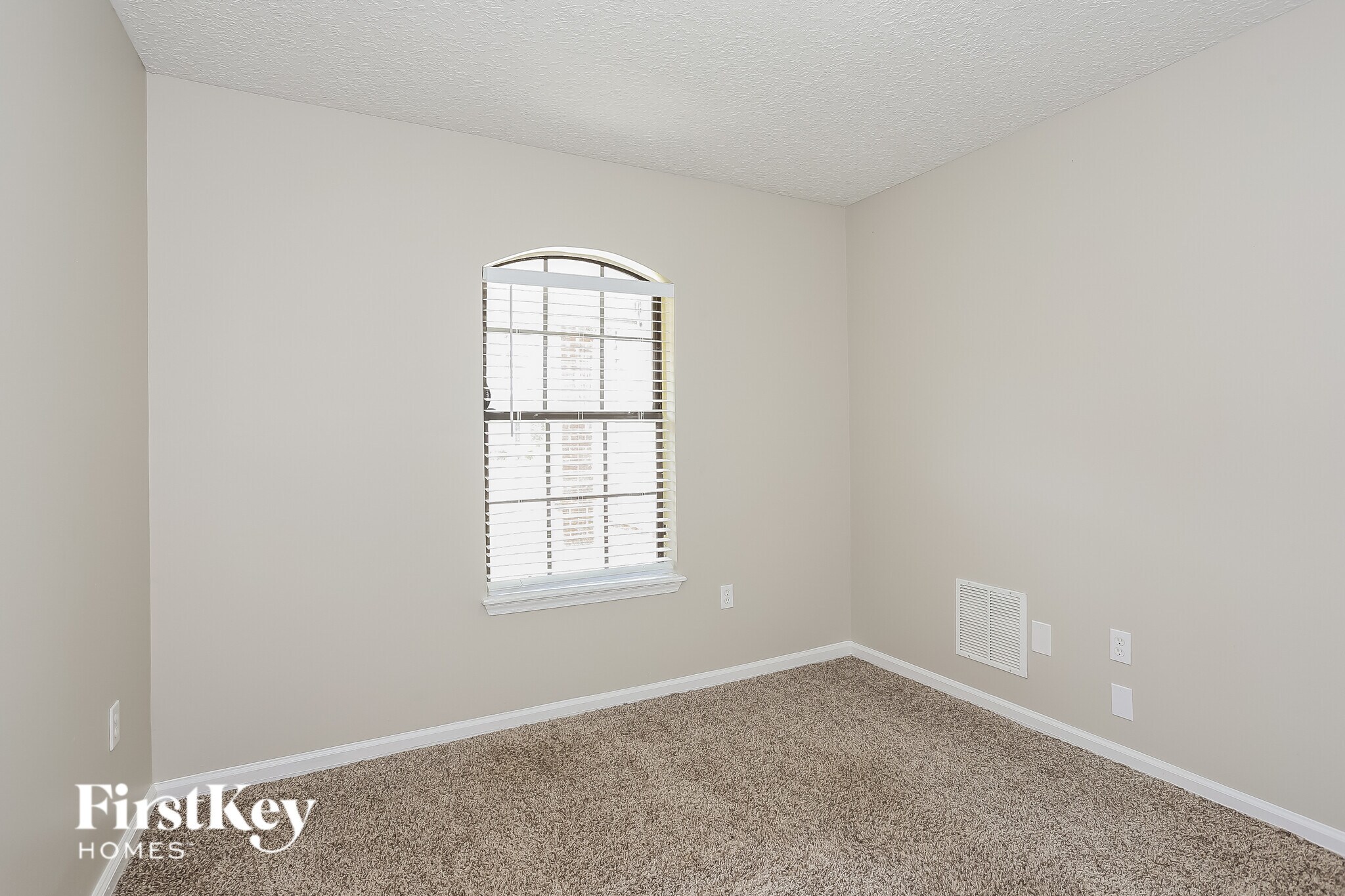 Building Photo - 8353 Longspur Ave