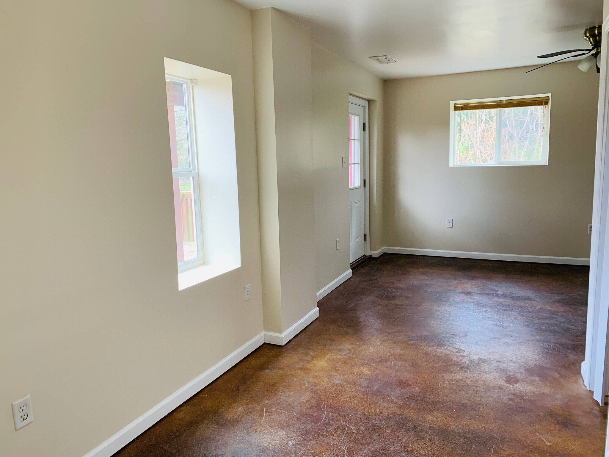 Building Photo - 2284 McKees Rocks Rd