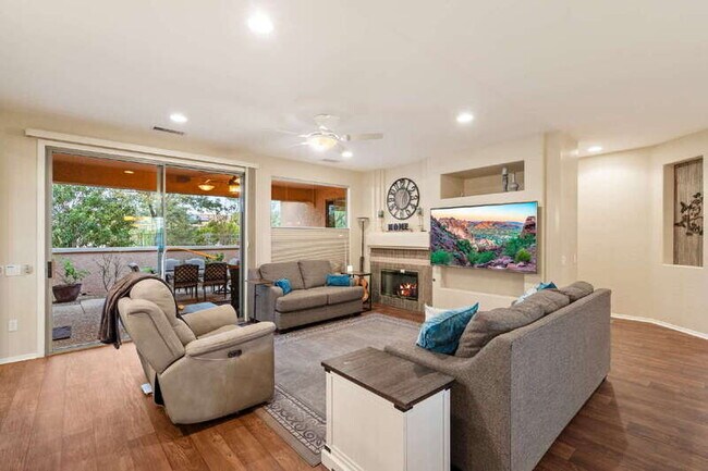 Building Photo - 16418 W Desert Lily Dr