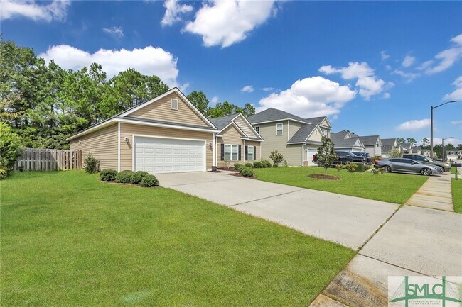 Building Photo - 136 Waverly Way