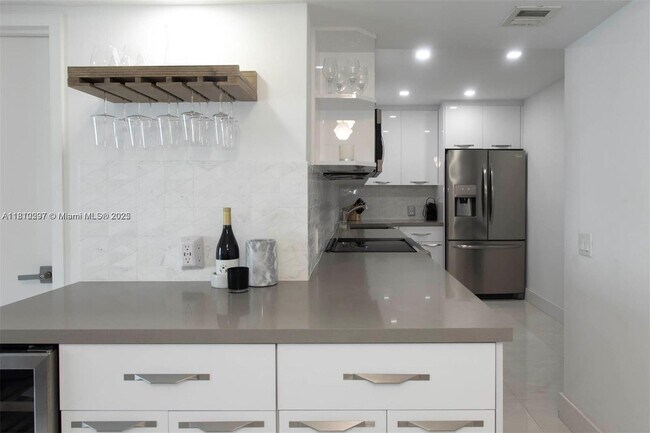 Building Photo - 6969 Collins Ave