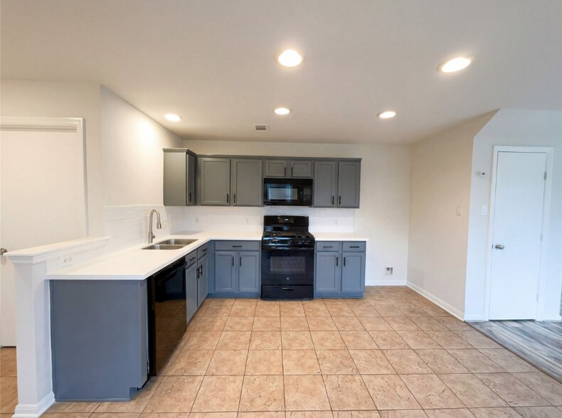 Building Photo - 1910 Tommy Ln