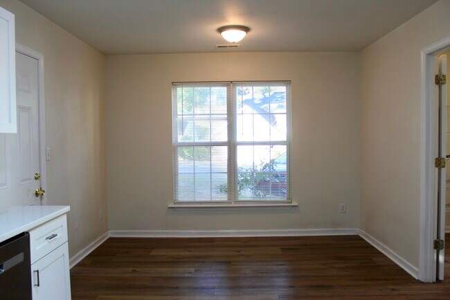 Building Photo - 1504 Amhearst Ct