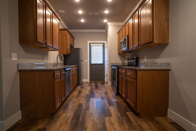 Building Photo - 3-bedroom, 2-bathroom home located in the beautiful Pea Ridge, A