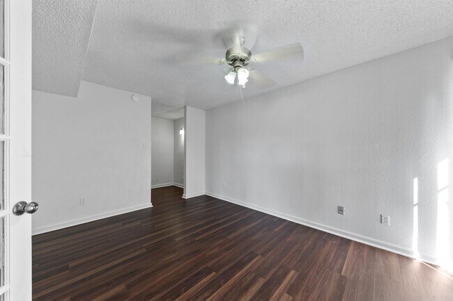 Building Photo - 6334 W Airport Blvd