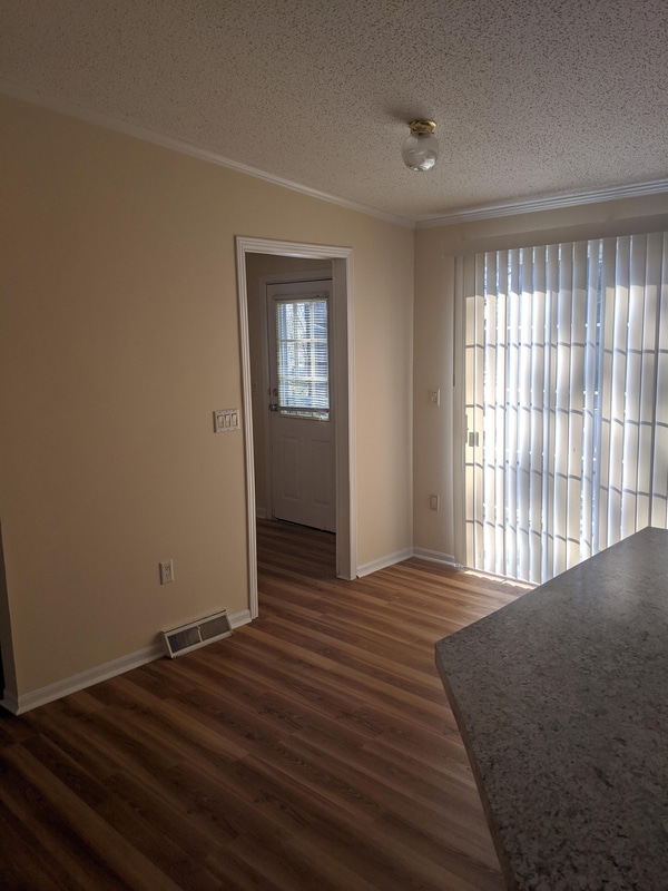 Building Photo - 73 Forest Dr