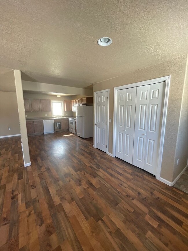 Building Photo - House- NW