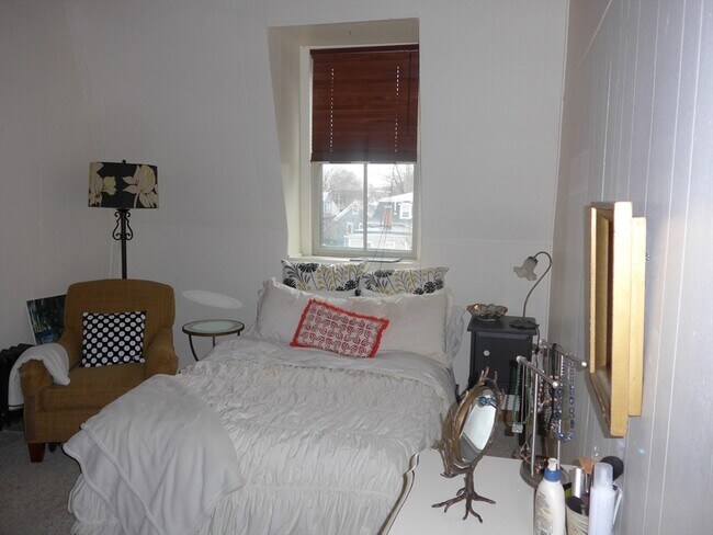 Building Photo - 102 Ellery St