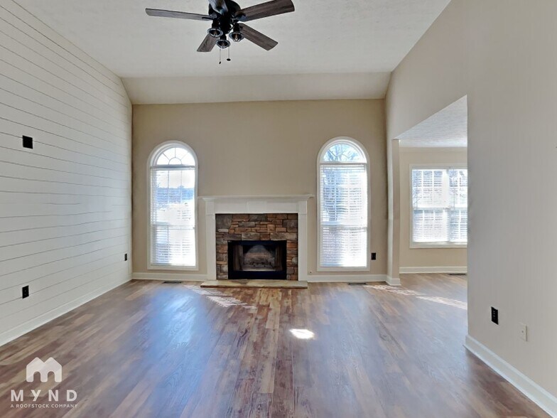 Building Photo - 328 John Gordon Pl