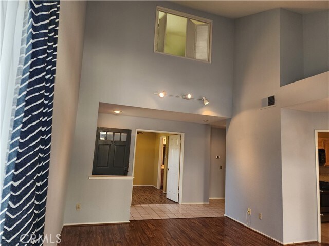 Building Photo - 7350 Greenhaven Ave