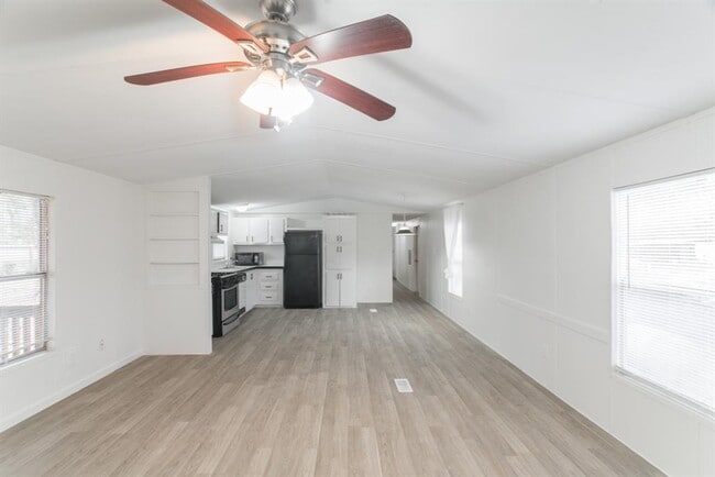 Building Photo - 9140 Sharyn Dr