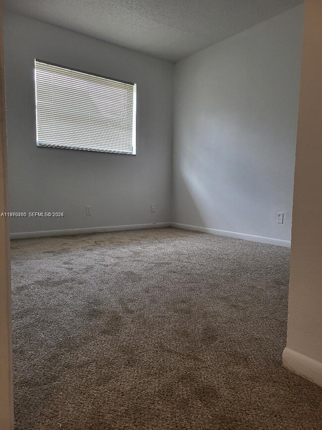 Building Photo - 5156 NE 6th Ave