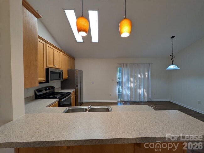 Building Photo - 106 Aljen Ct